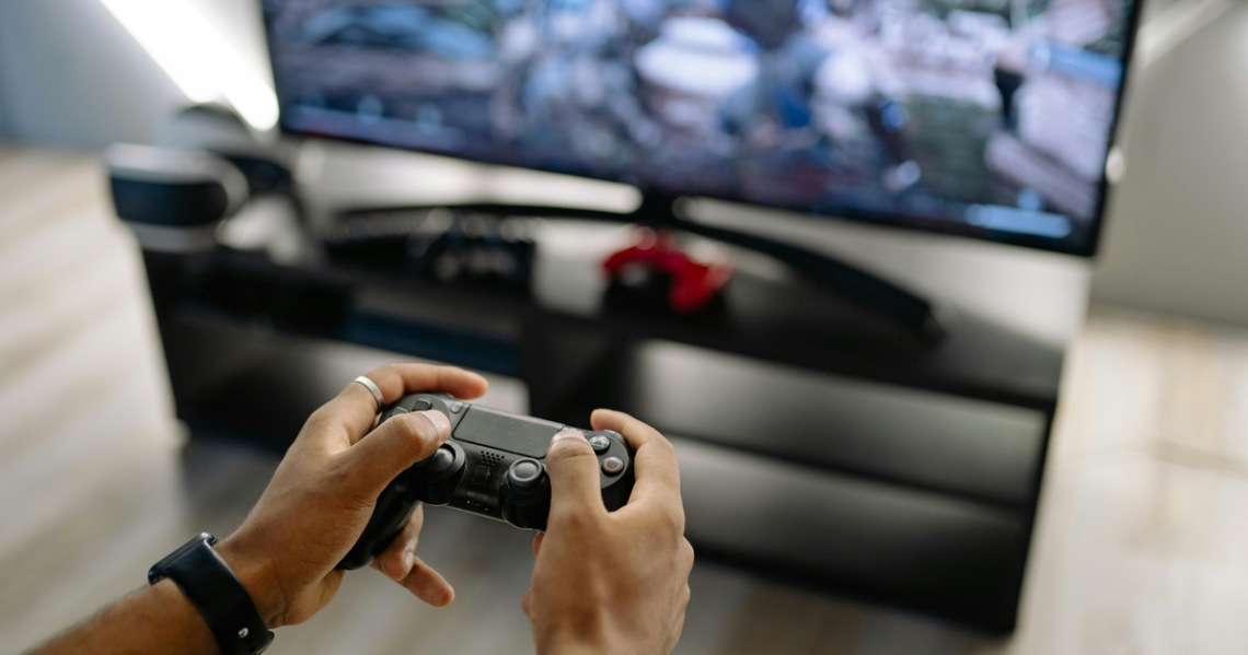Jogos de eSports mais populares no Brasil em 2026 - controle de videogame